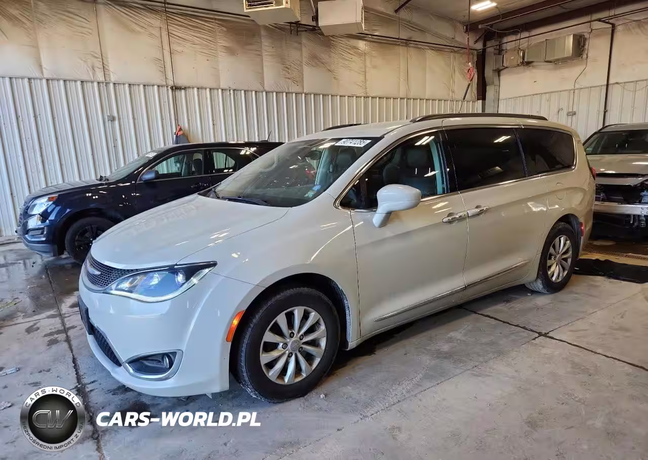 2017 Chrysler Pacifica Touring L