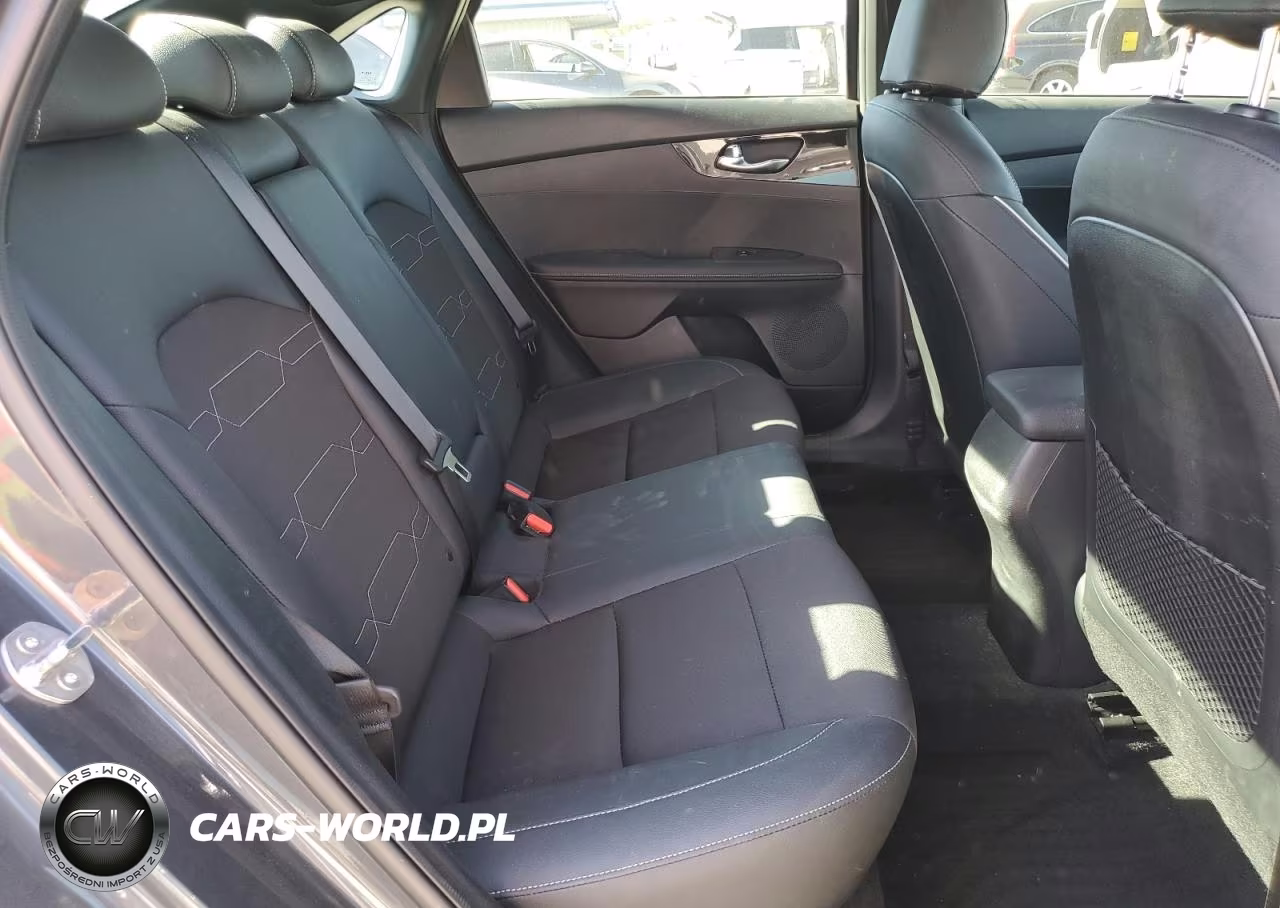 2024 Kia Forte Gt Line VIN:3KPF54AD9RE759643 - 10