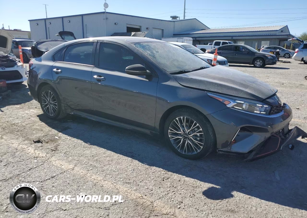 2024 Kia Forte Gt Line VIN:3KPF54AD9RE759643 - 4