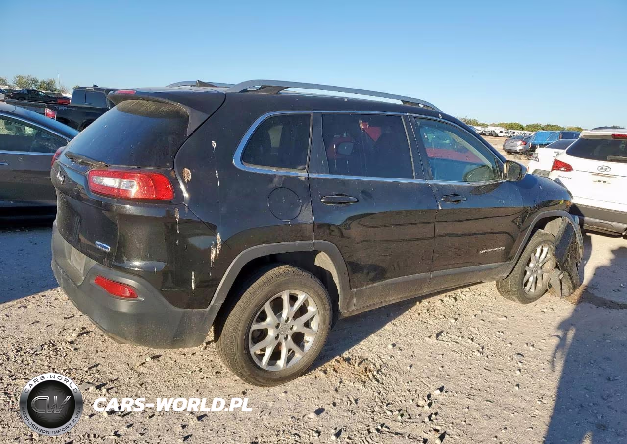 2016 Jeep Cherokee Latitude VIN:1C4PJLCSXGW173218 - 3