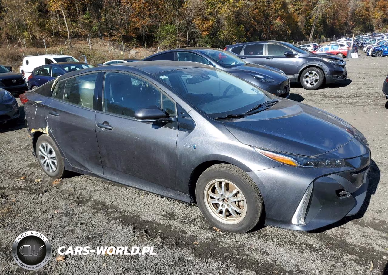 2020 Toyota Prius Prime Le VIN:JTDKARFP3L3153215 - 4