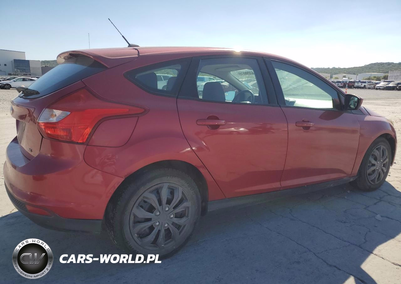 2012 Ford Focus Se VIN:1FAHP3K21CL289641 - 3