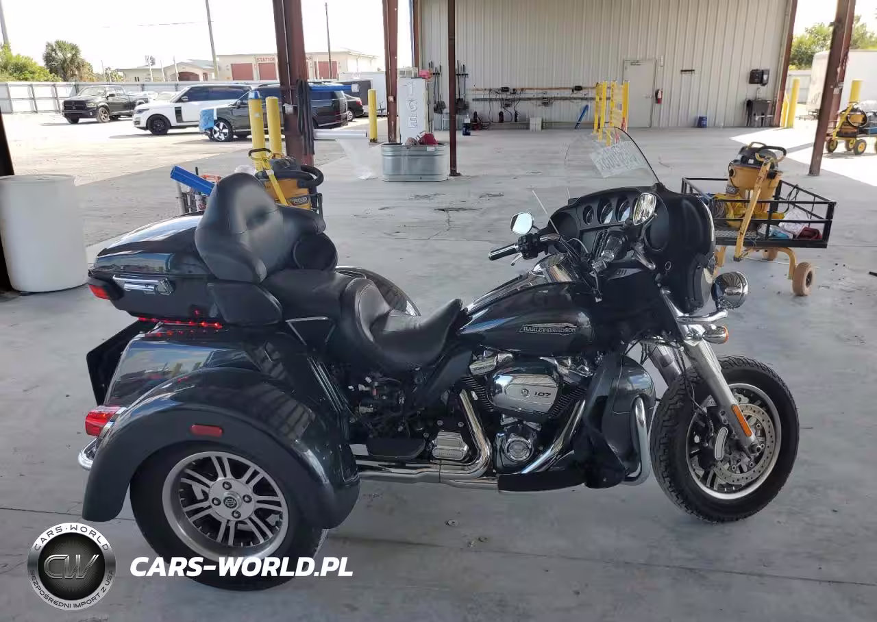 2018 Harley-Davidson Flhtcutg Tri Glide Ultra