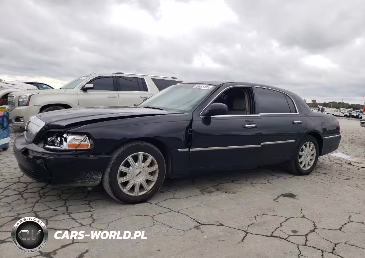 2006 Lincoln Town Car Signature Limited