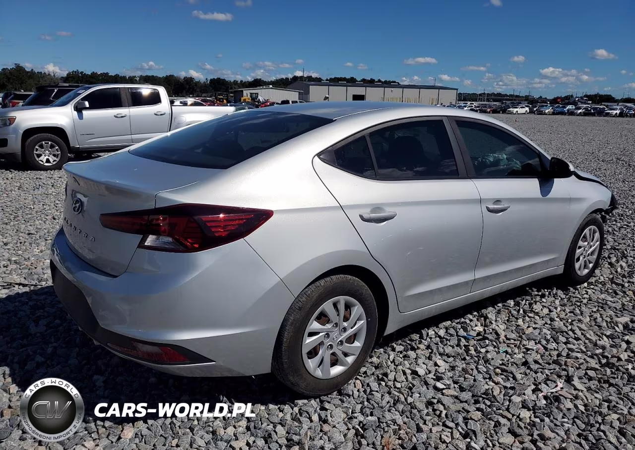 2019 Hyundai Elantra Se VIN:5NPD74LFXKH440558 - 3