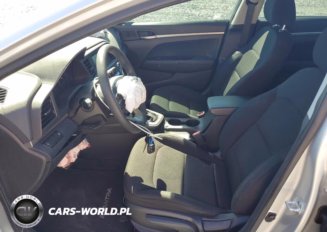 2019 Hyundai Elantra Se VIN:5NPD74LFXKH440558 - 7