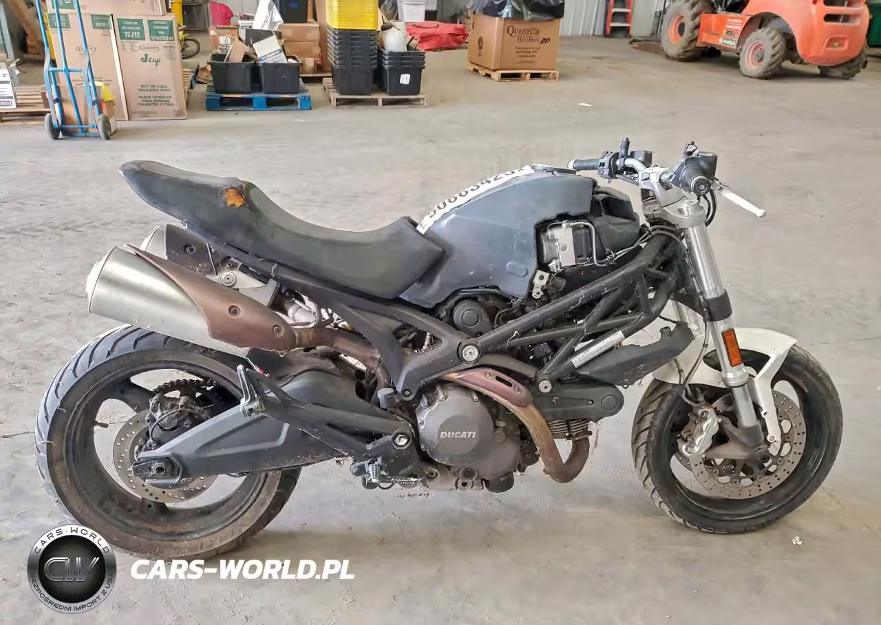 2012 Ducati Monster 696