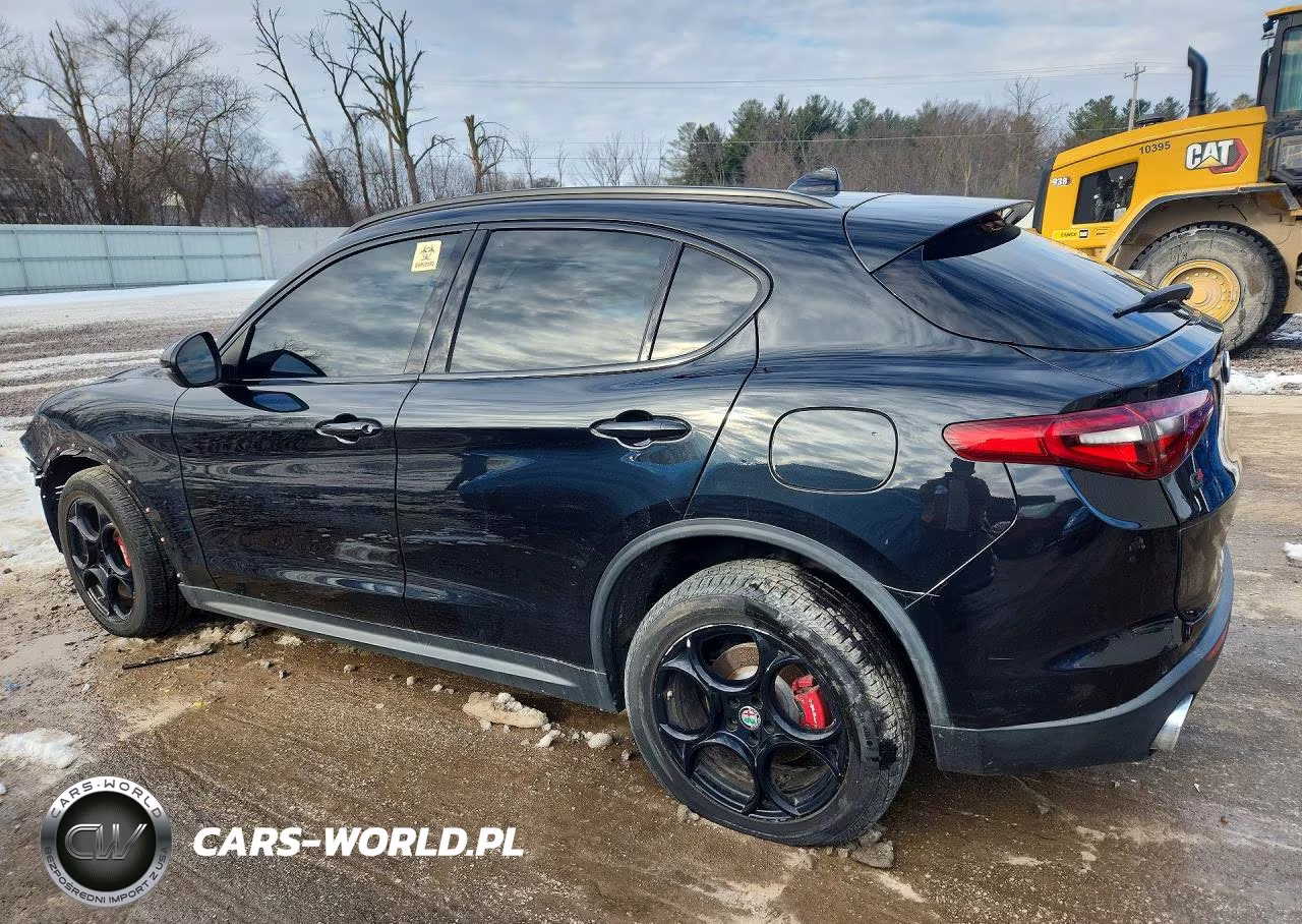 2018 Alfa Romeo Stelvio Sport VIN:ZASFAKPN2J7B85172 - 2