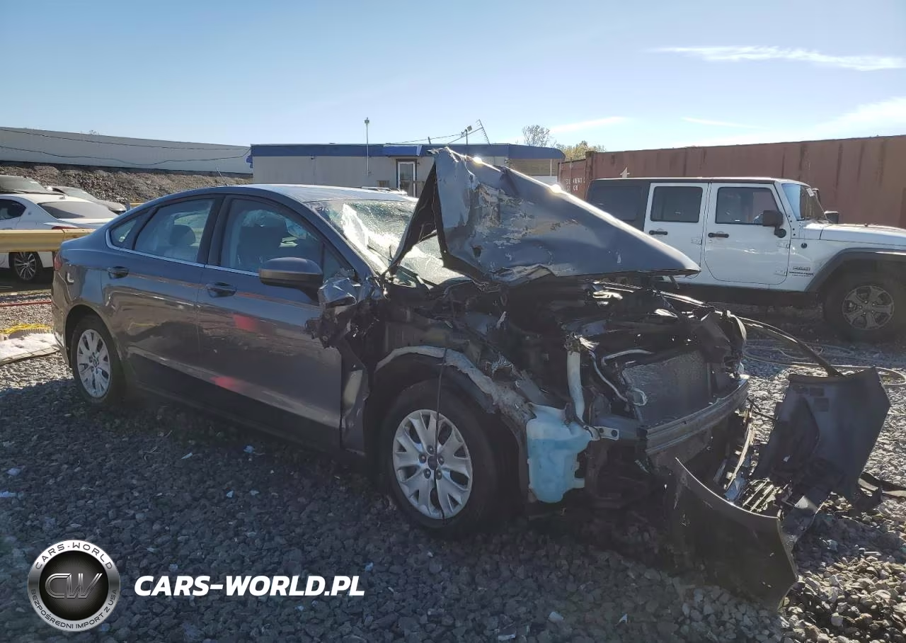 2013 Ford Fusion S VIN:3FA6P0G78DR204047 - 4