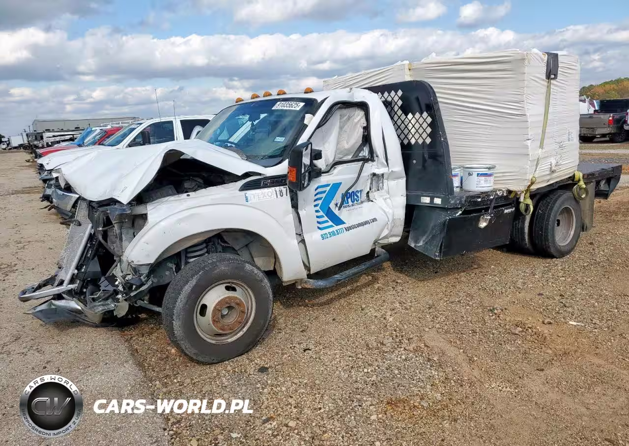 2016 Ford F350 Super Duty Flatbed Truck