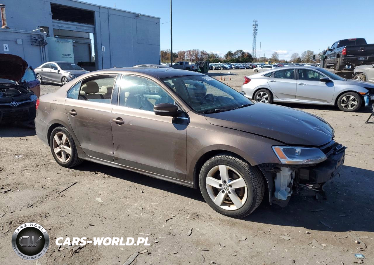 2014 Volkswagen Jetta Tdi VIN:3VWLL7AJ5EM378112 - 4