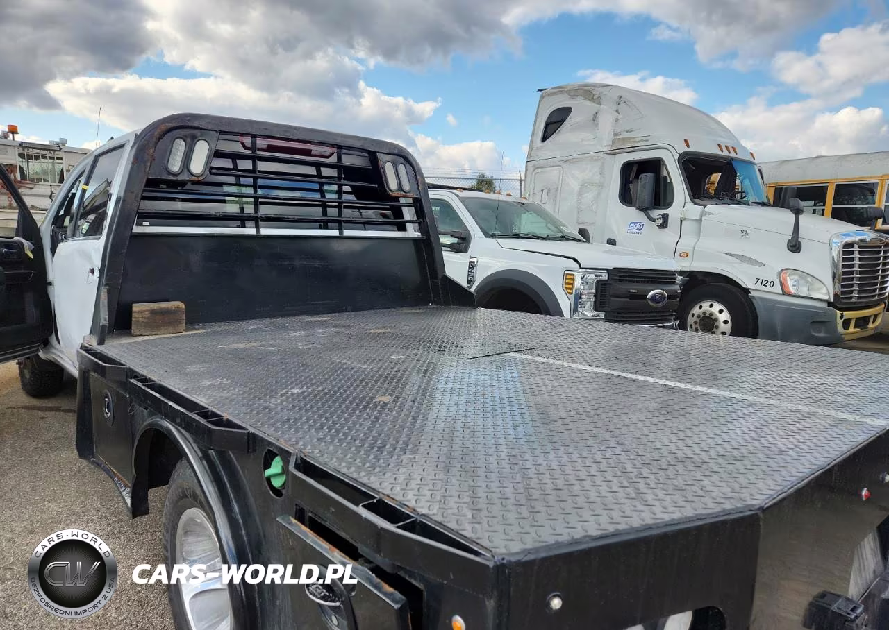2022 GMC Sierra K3500 Flatbed Truck VIN:1GD49TEY4NF177464 - 10