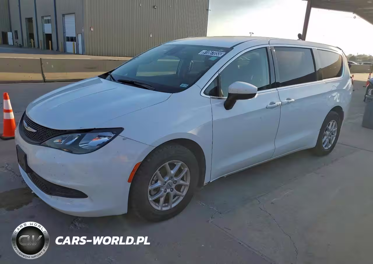 2023 Chrysler Voyager Lx