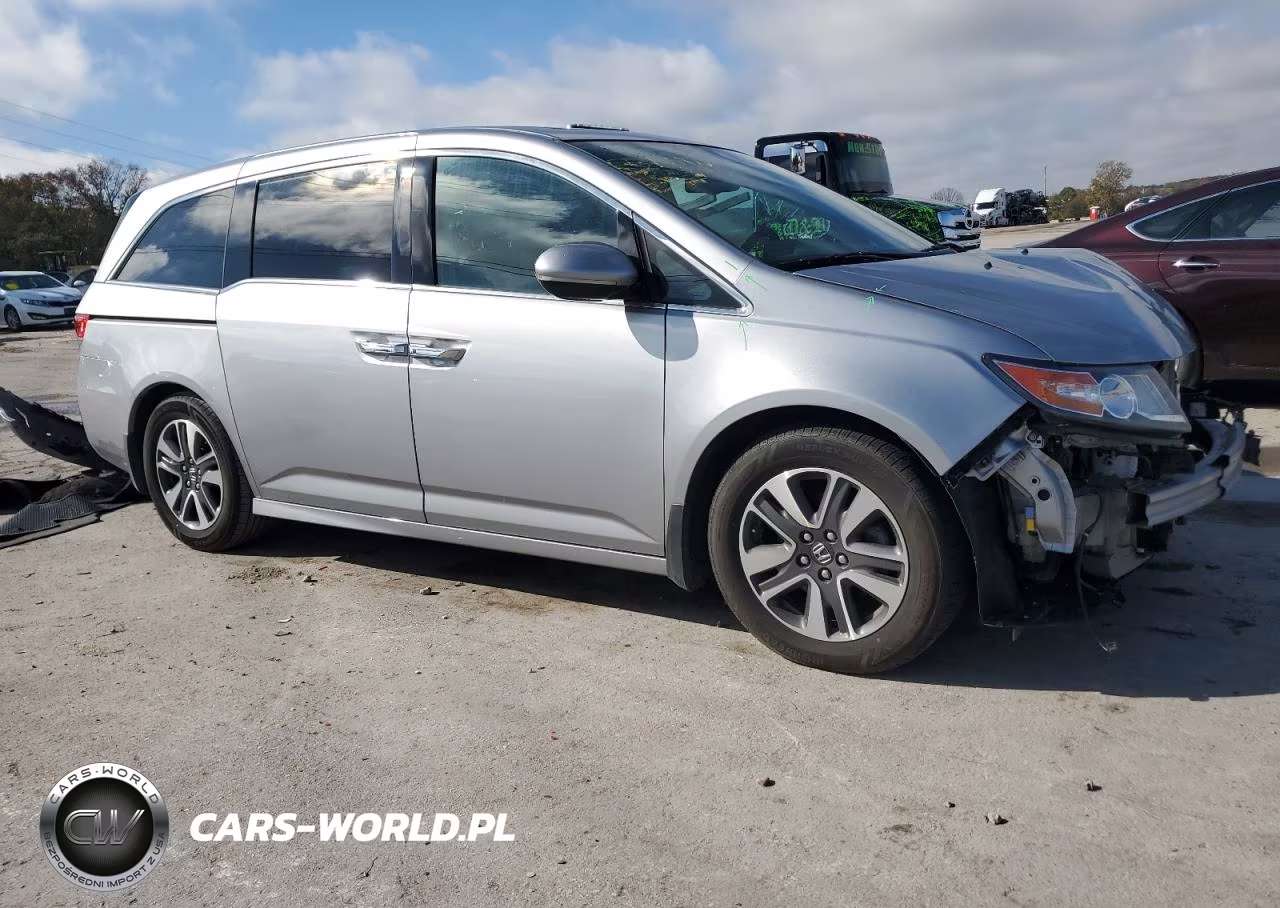 2016 Honda Odyssey Touring VIN:5FNRL5H96GB158479 - 4