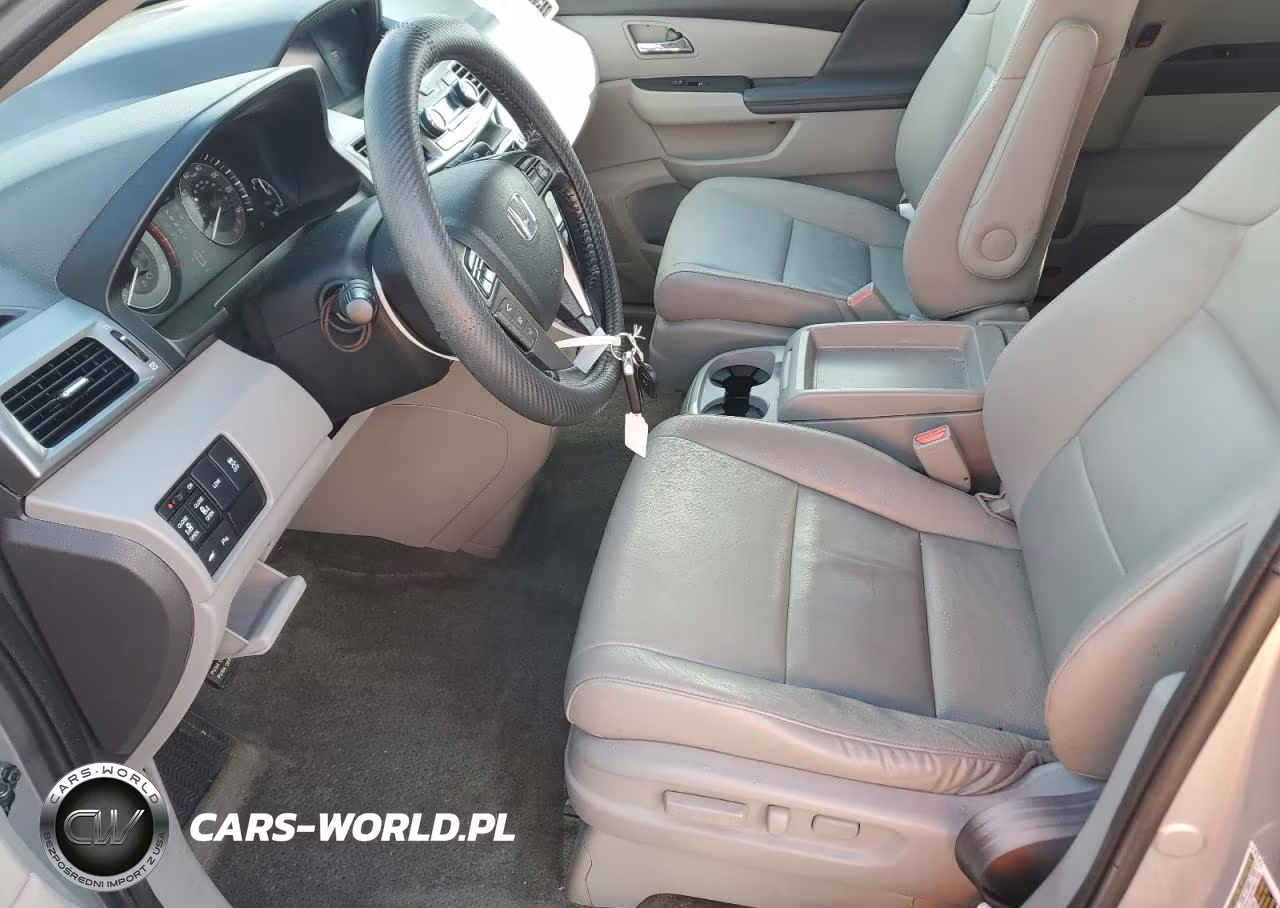 2016 Honda Odyssey Touring VIN:5FNRL5H96GB158479 - 7