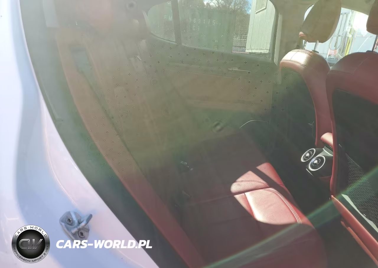 2018 Alfa Romeo Stelvio VIN:ZASFAKAN5J7B73705 - 11