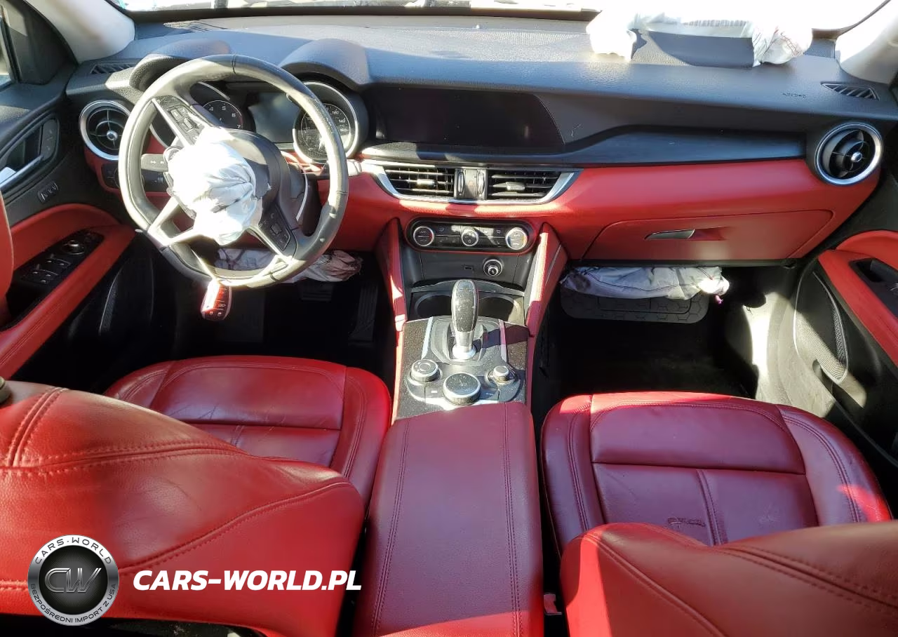 2018 Alfa Romeo Stelvio VIN:ZASFAKAN5J7B73705 - 8