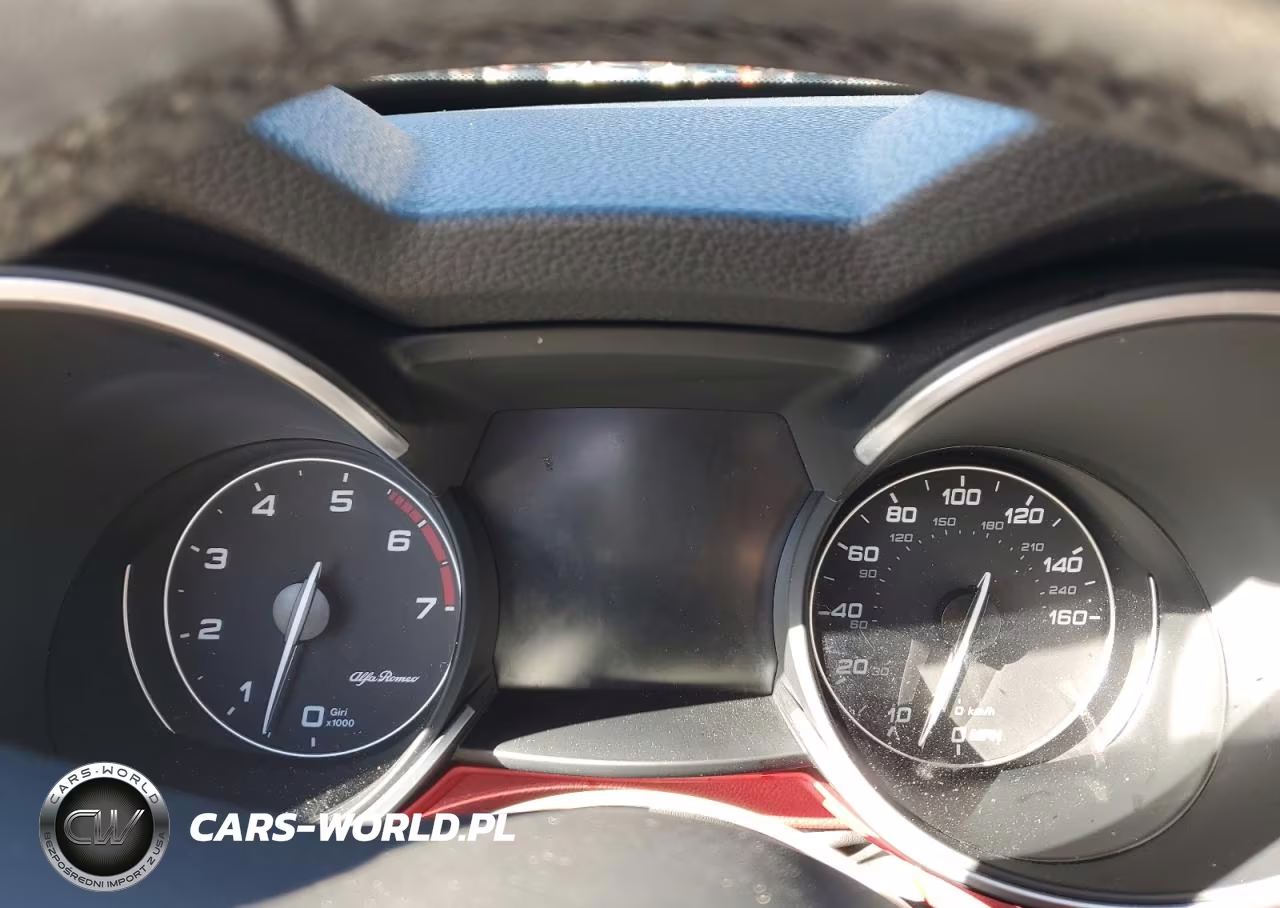 2018 Alfa Romeo Stelvio VIN:ZASFAKAN5J7B73705 - 9