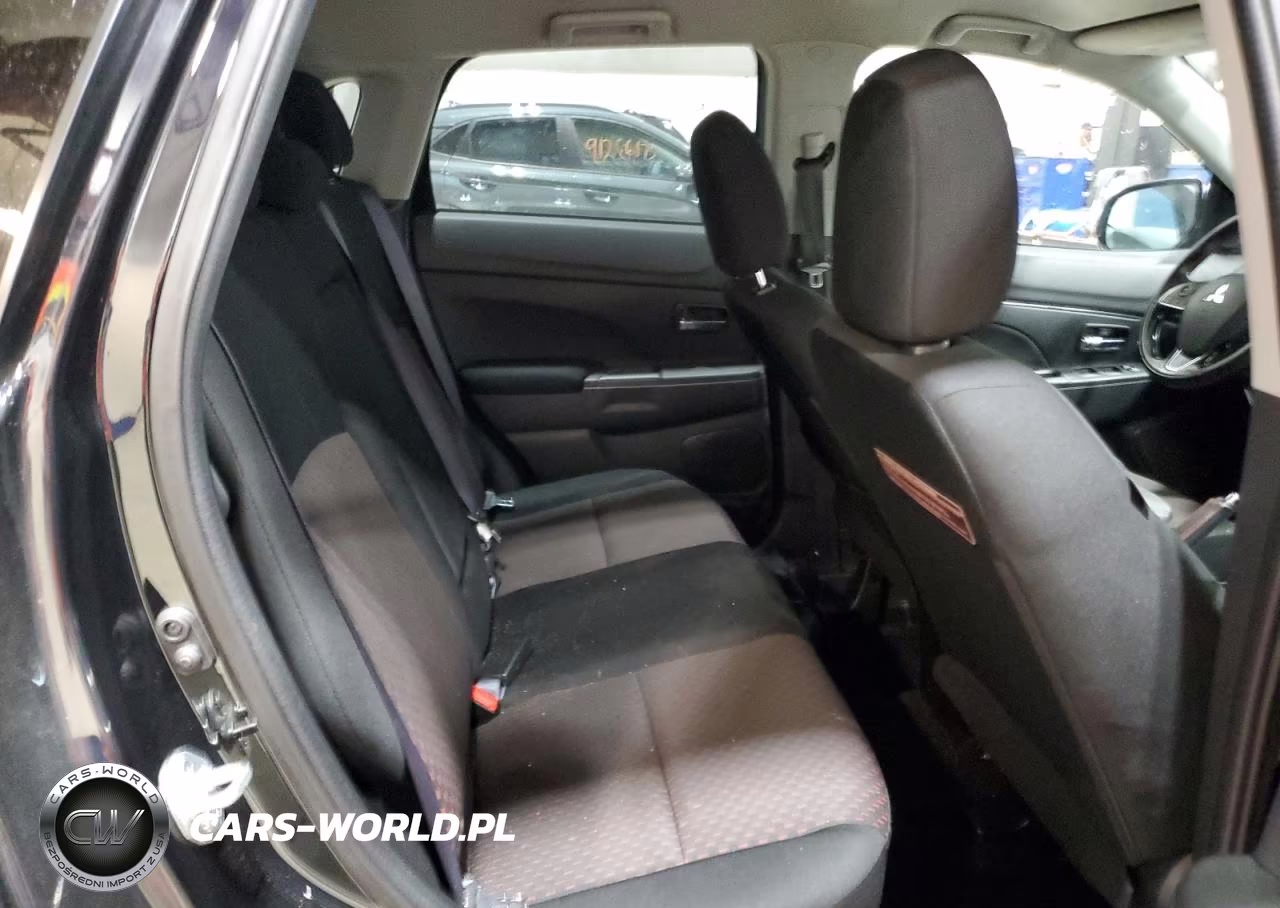 2018 Mitsubishi Outlander Sport Es VIN:JA4AR3AU0JZ021323 - 11