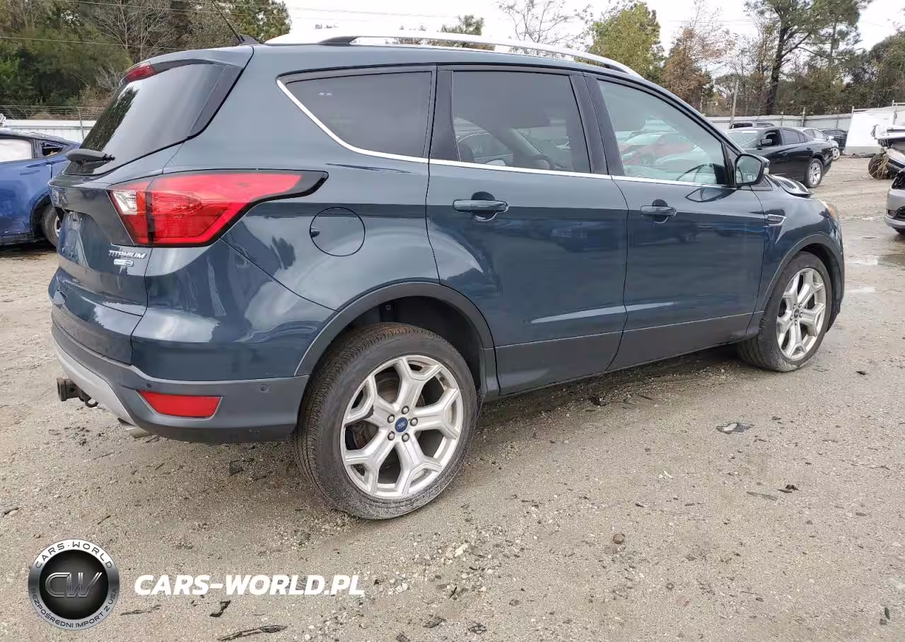 2019 Ford Escape Titanium VIN:1FMCU9J9XKUA02364 - 3