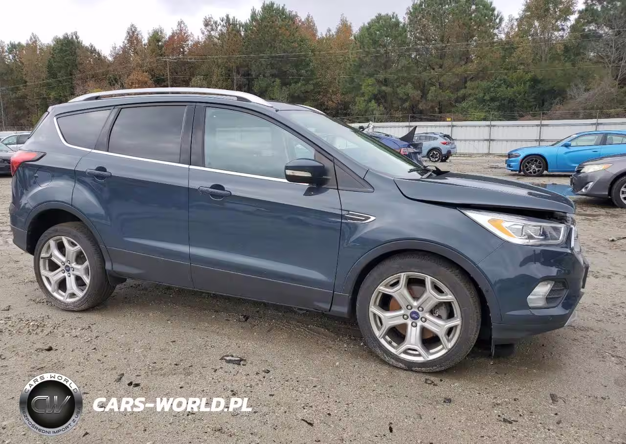 2019 Ford Escape Titanium VIN:1FMCU9J9XKUA02364 - 4