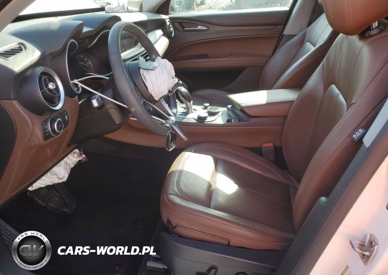 2018 Alfa Romeo Stelvio VIN:ZASFAKAN1J7C19353 - 7
