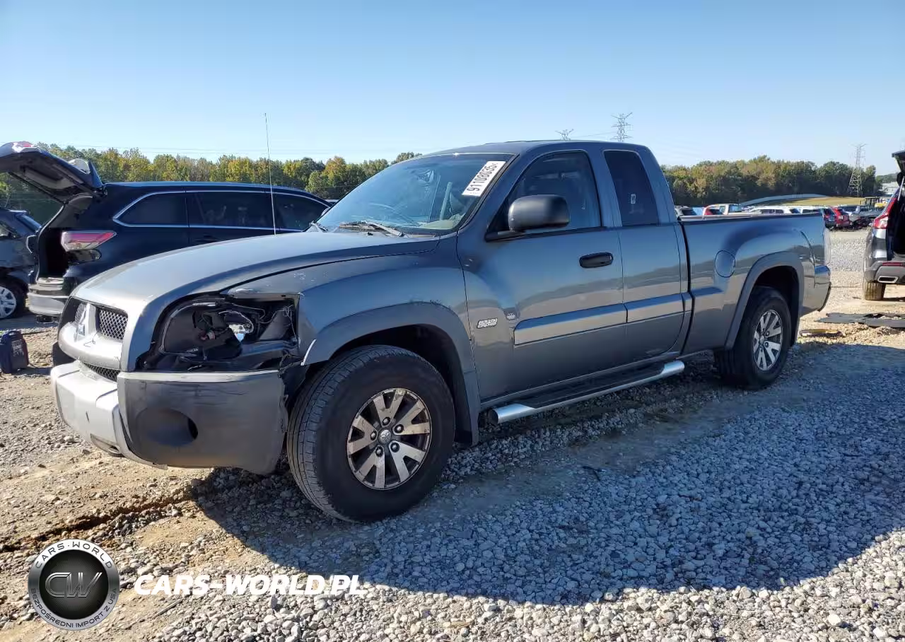 2006 Mitsubishi Raider Durocross