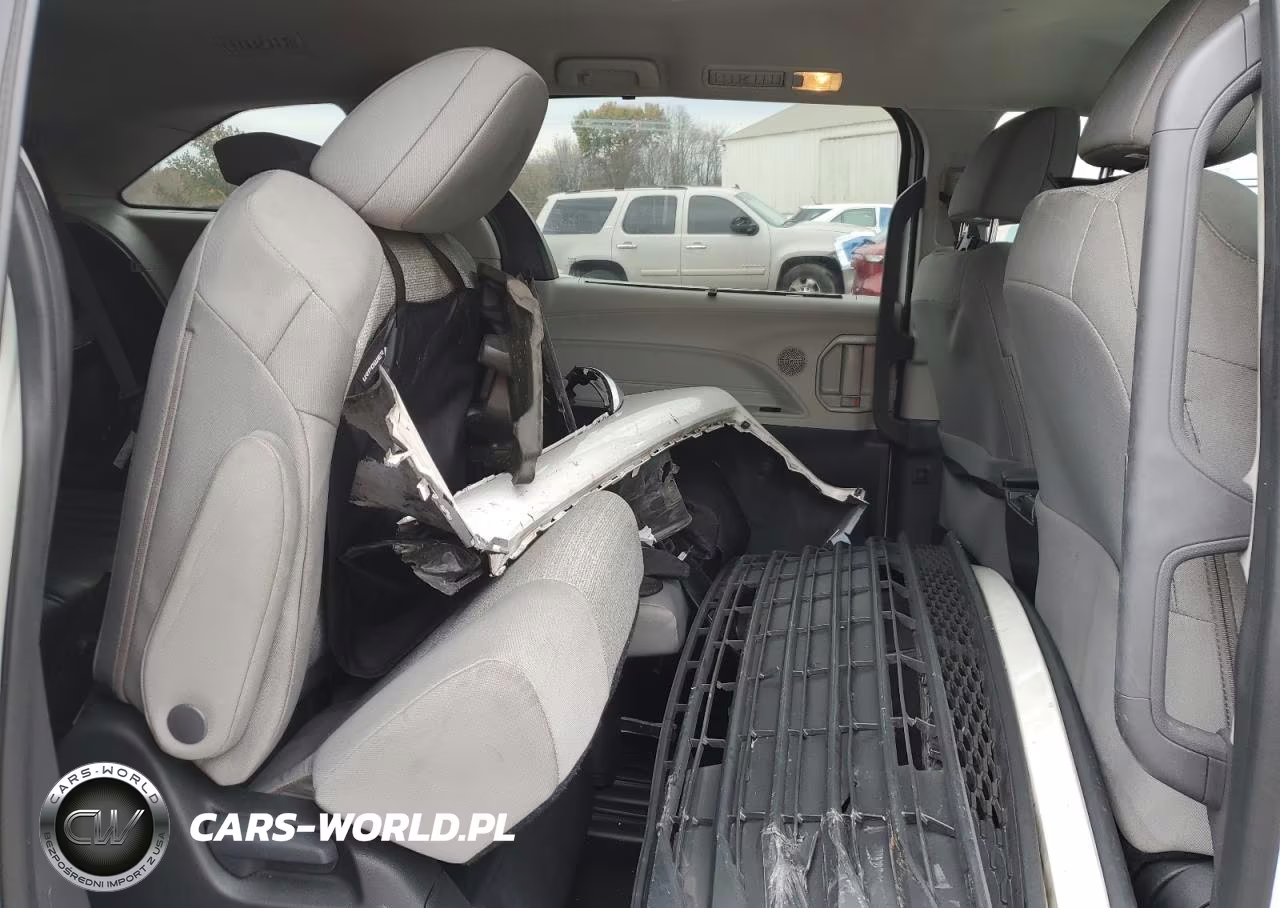 2024 Toyota Sienna Le VIN:5TDKRKEC1RS199258 - 11