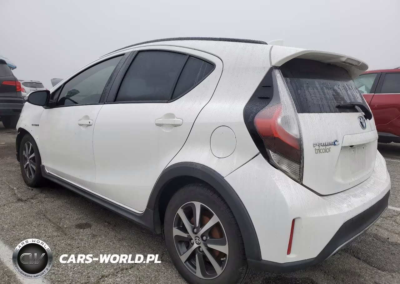2018 Toyota Prius C VIN:JTDKDTB38J1612643 - 2