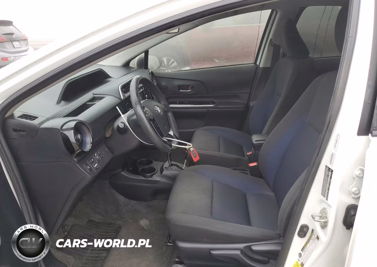 2018 Toyota Prius C VIN:JTDKDTB38J1612643 - 7