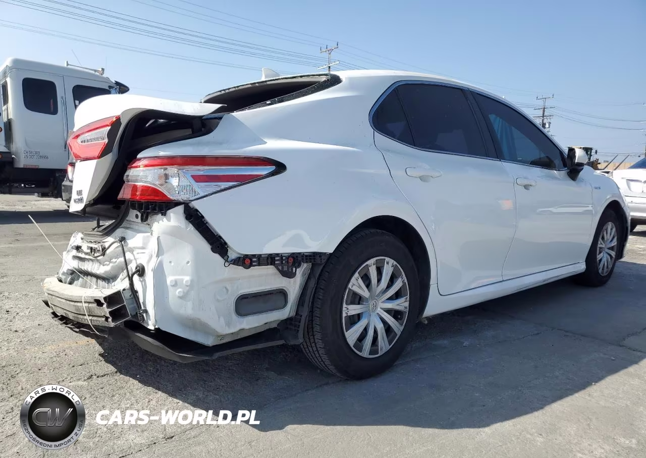 2020 Toyota Camry Le VIN:4T1C31AKXLU538093 - 3