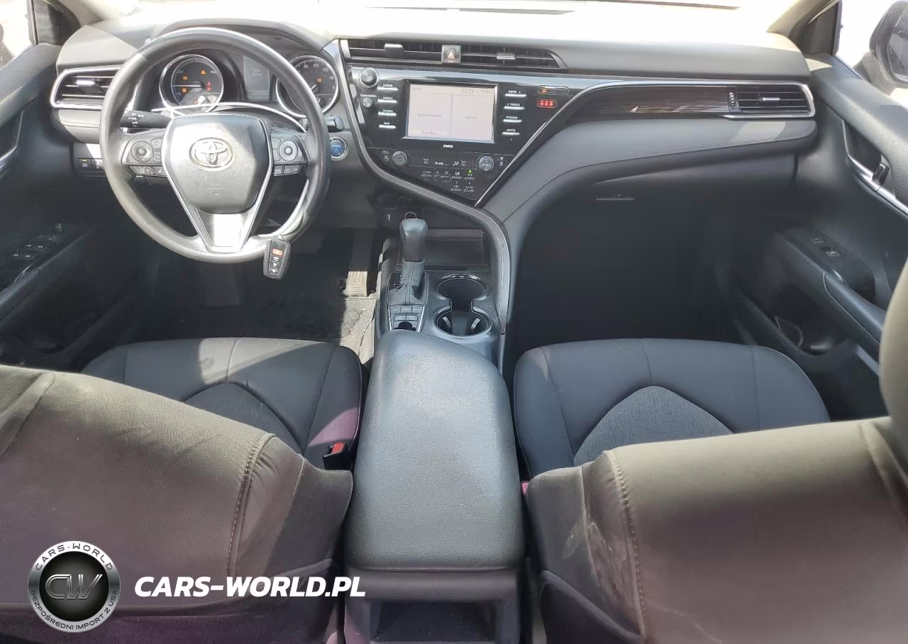 2020 Toyota Camry Le VIN:4T1C31AKXLU538093 - 8