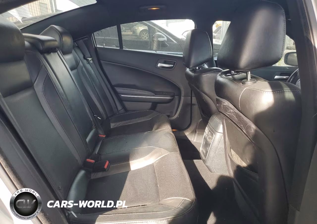 2019 Dodge Charger Sxt VIN:2C3CDXBG4KH743624 - 10