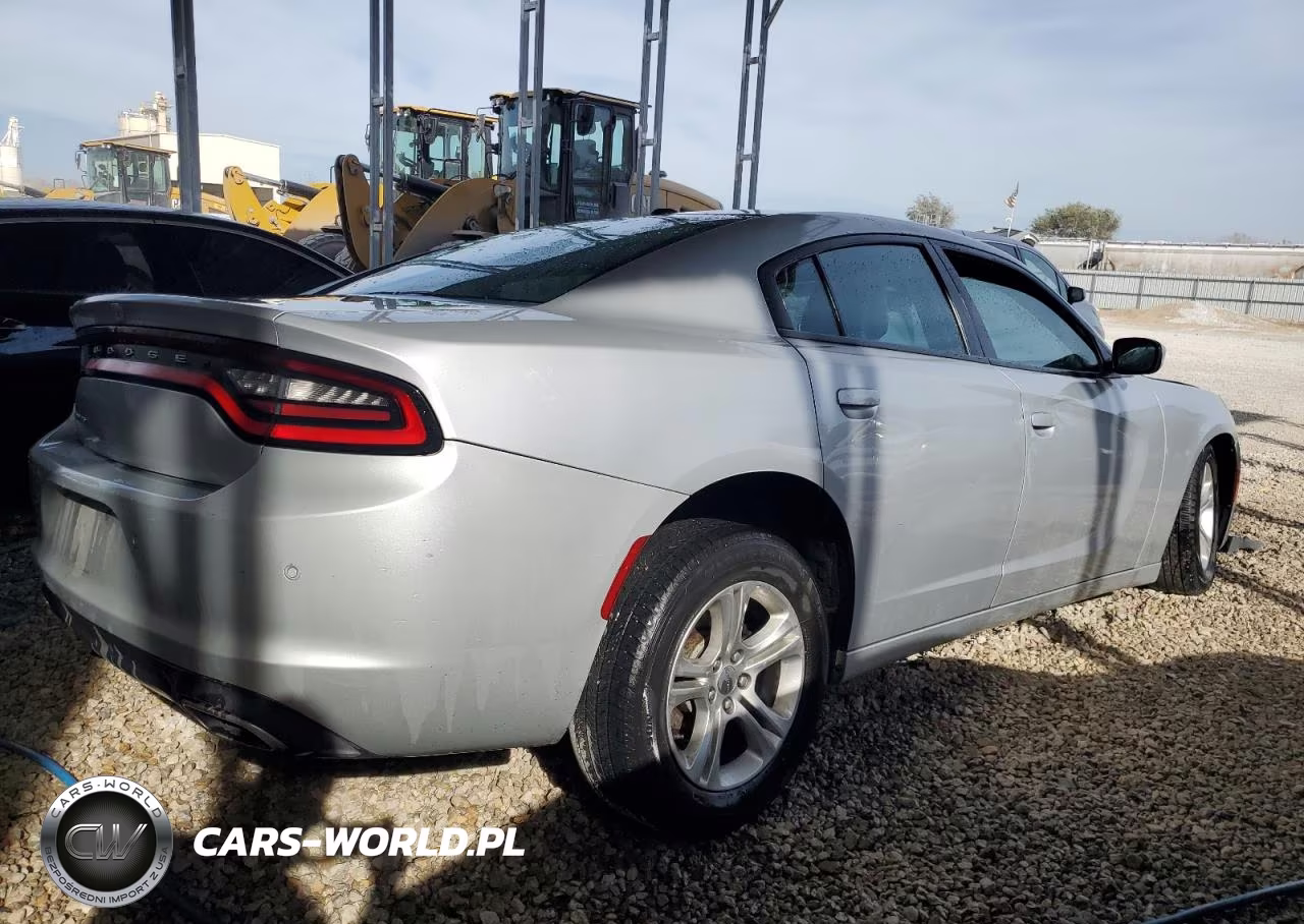 2019 Dodge Charger Sxt VIN:2C3CDXBG4KH743624 - 3
