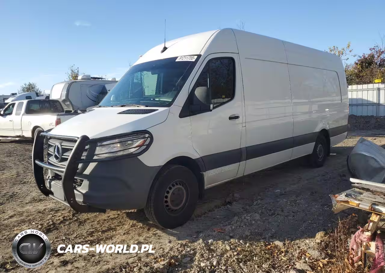2020 Mercedes Benz Sprinter Box Truck
