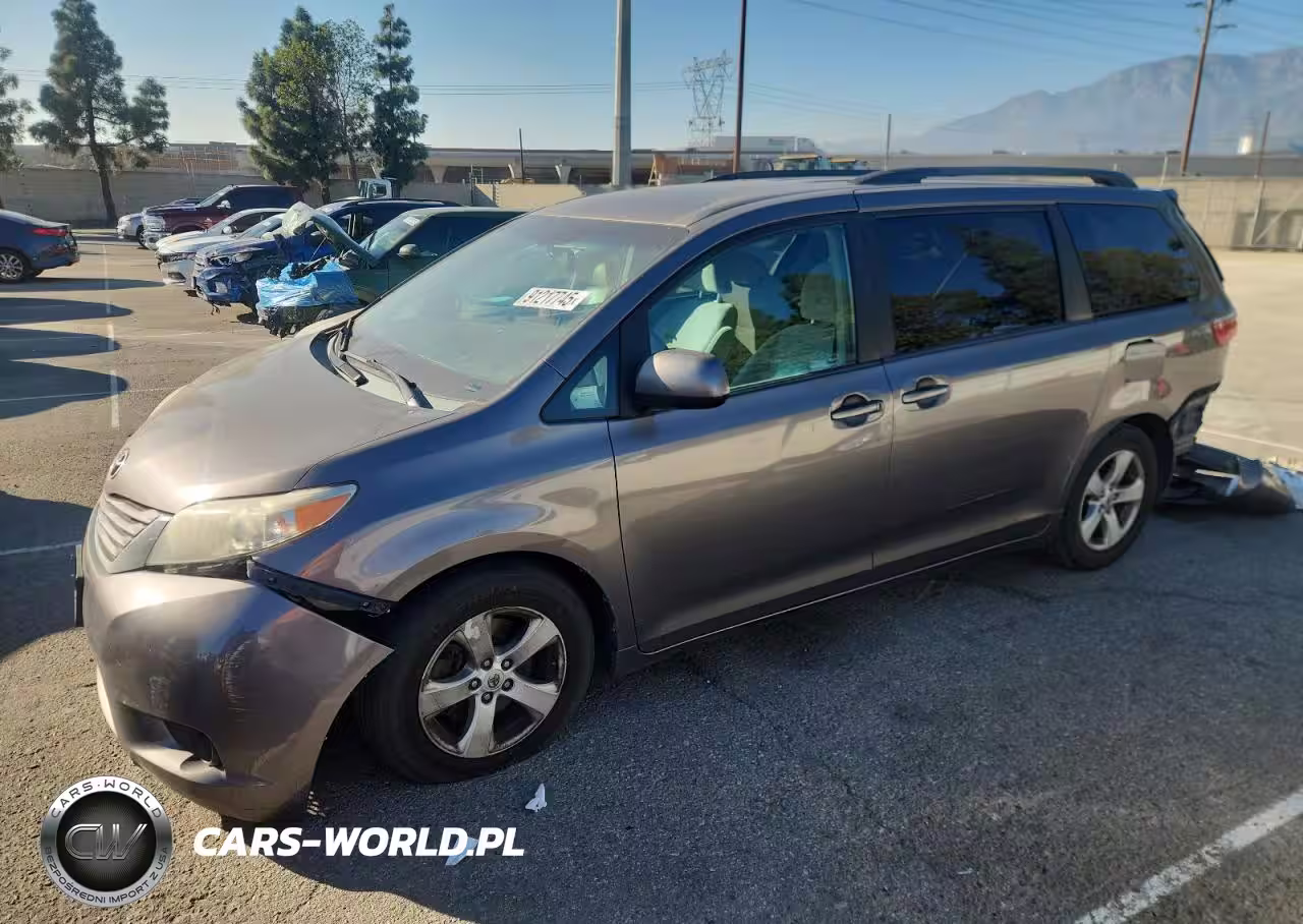 2015 Toyota Sienna Le