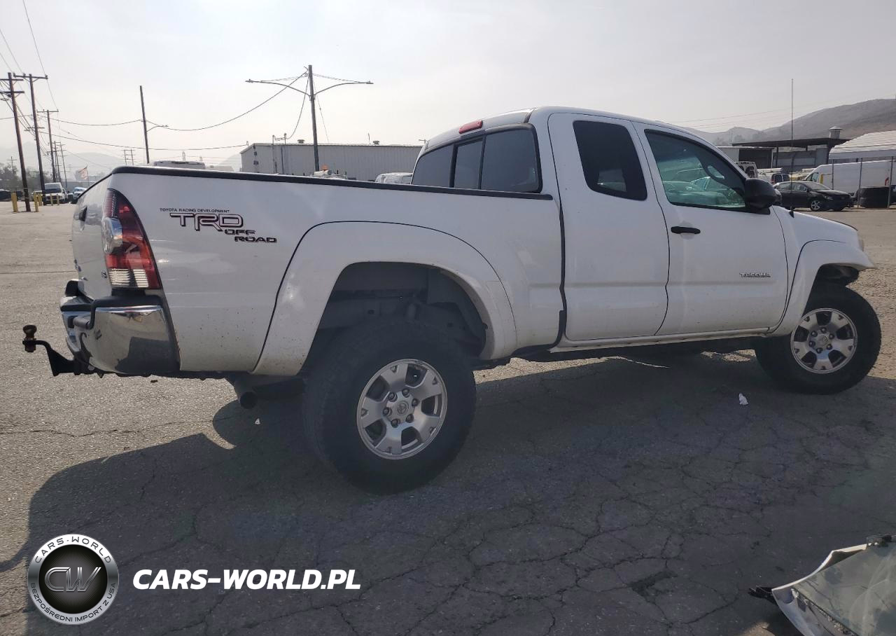 2011 Toyota Tacoma Access Cab VIN:5TFUU4EN6BX010477 - 3
