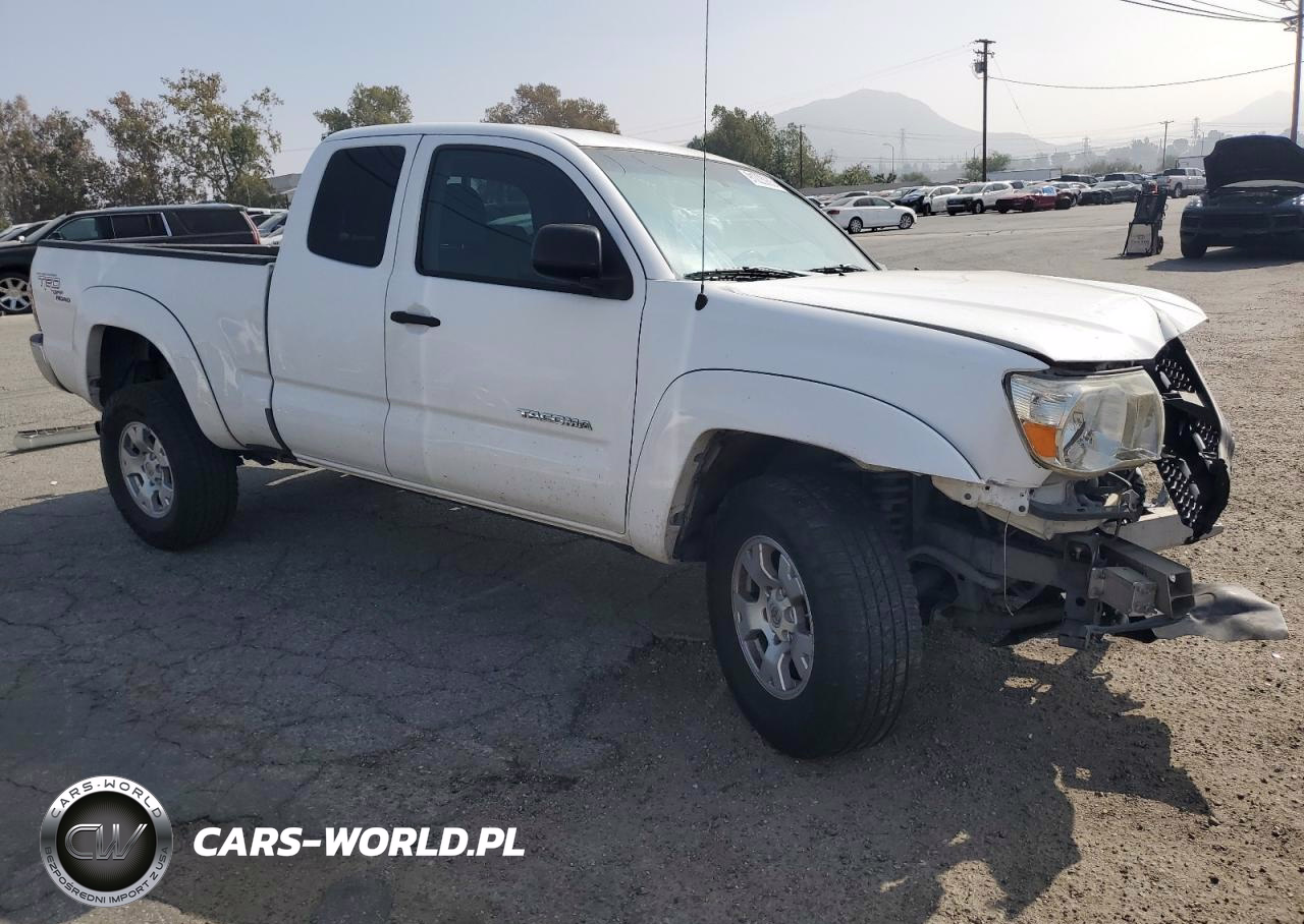 2011 Toyota Tacoma Access Cab VIN:5TFUU4EN6BX010477 - 4