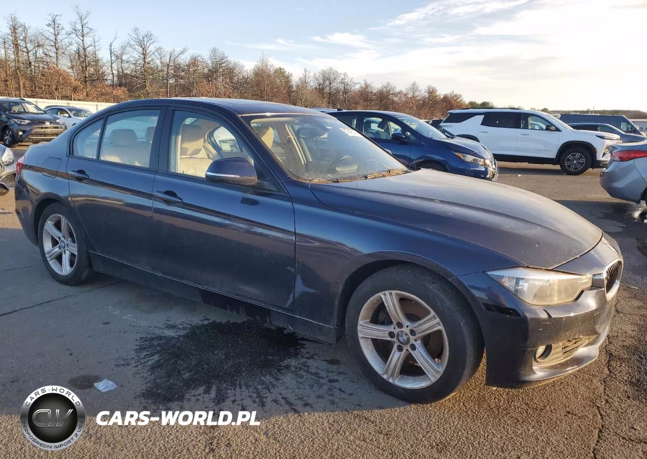 2013 BMW 3 Series VIN:WBA3B5G51DNS00588 - 4