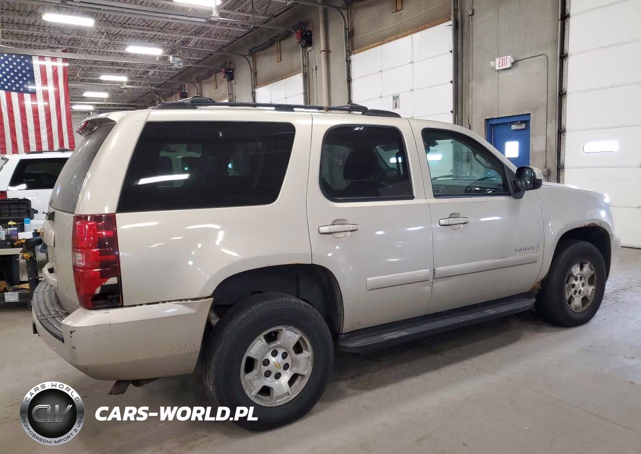 2007 Chevrolet Tahoe K1500 VIN:1GNEK13067R101719 - 3