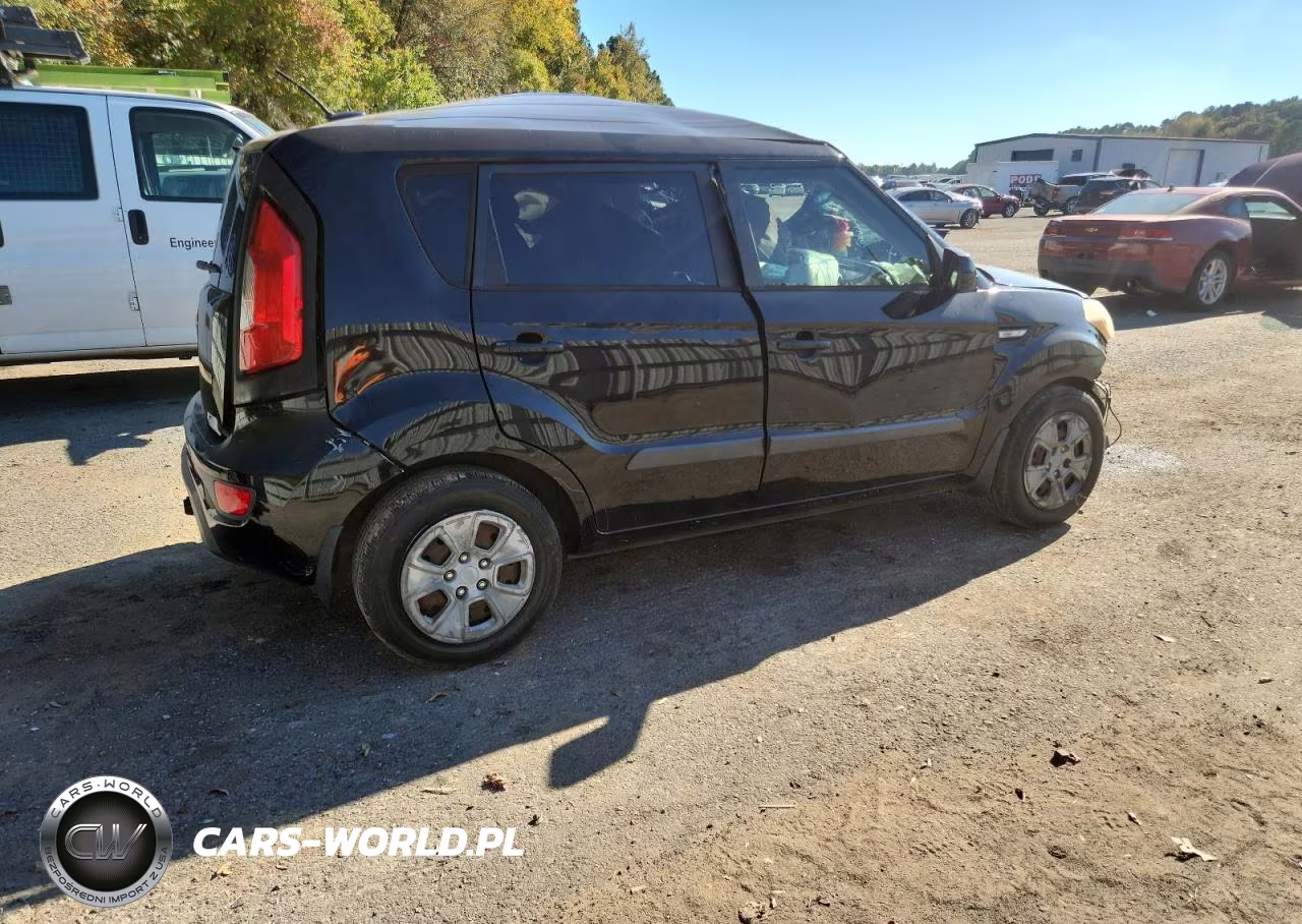 2013 Kia Soul Base VIN:KNDJT2A52D7617799 - 3