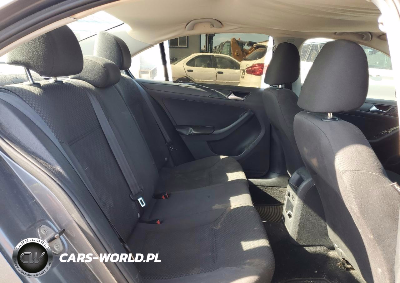 2014 Volkswagen Jetta VIN:3VW2K7AJ7EM323854 - 10