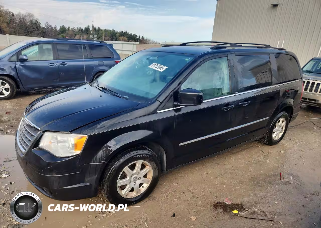 2010 Chrysler Town & Country Touring