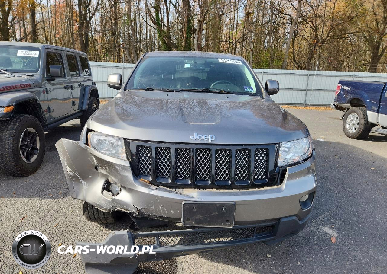 2013 Jeep Grand Cherokee Laredo VIN:1C4RJFAT1DC614978 - 5