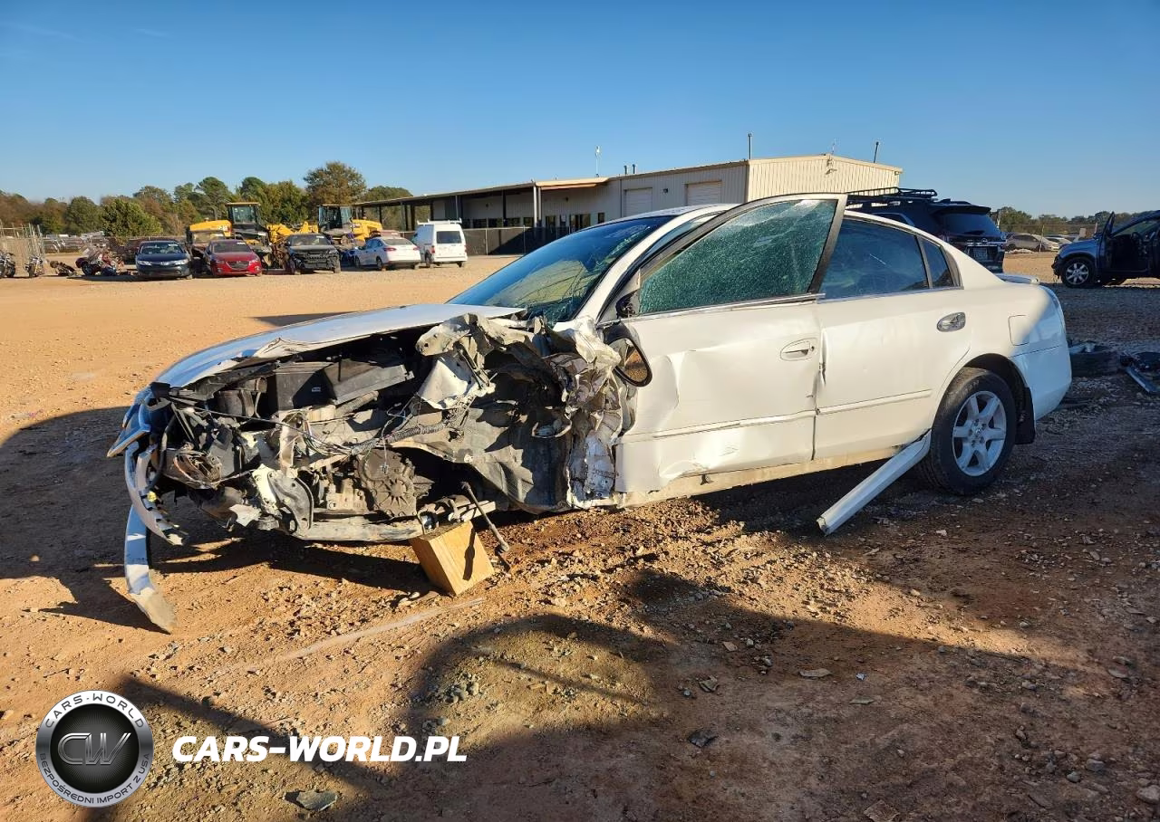 2004 Nissan Altima Base