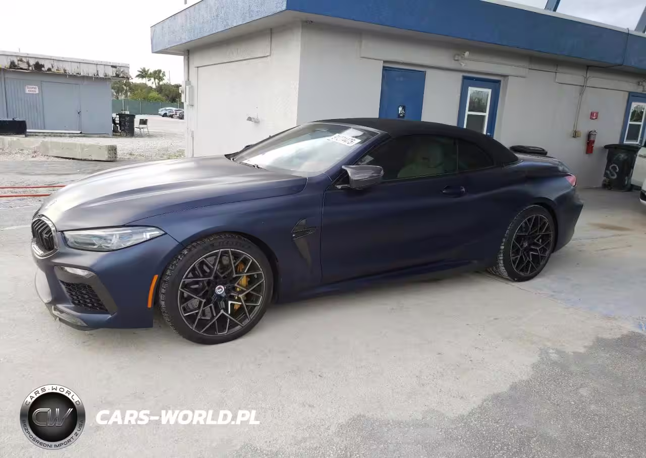 2023 BMW M8