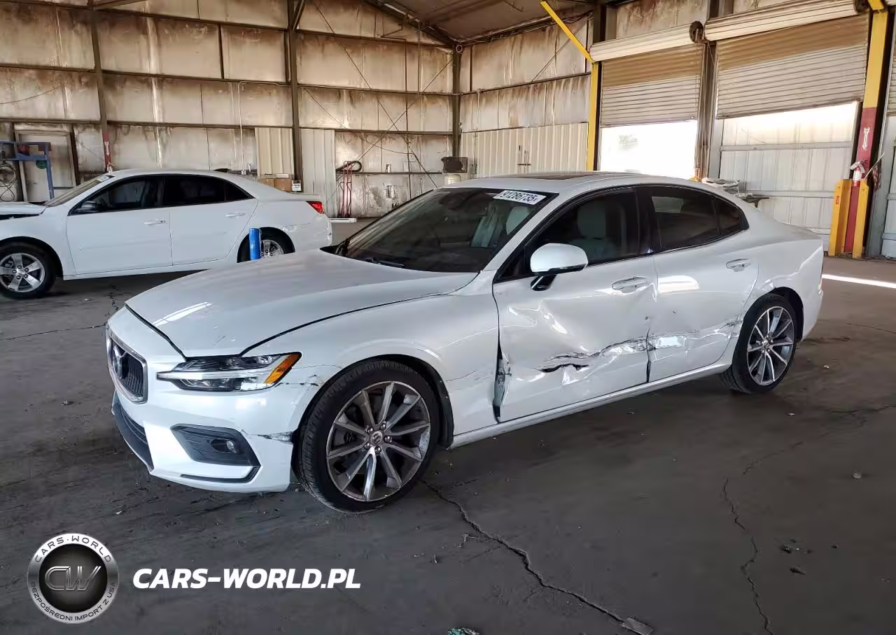 2021 Volvo S60 T6 Momentum