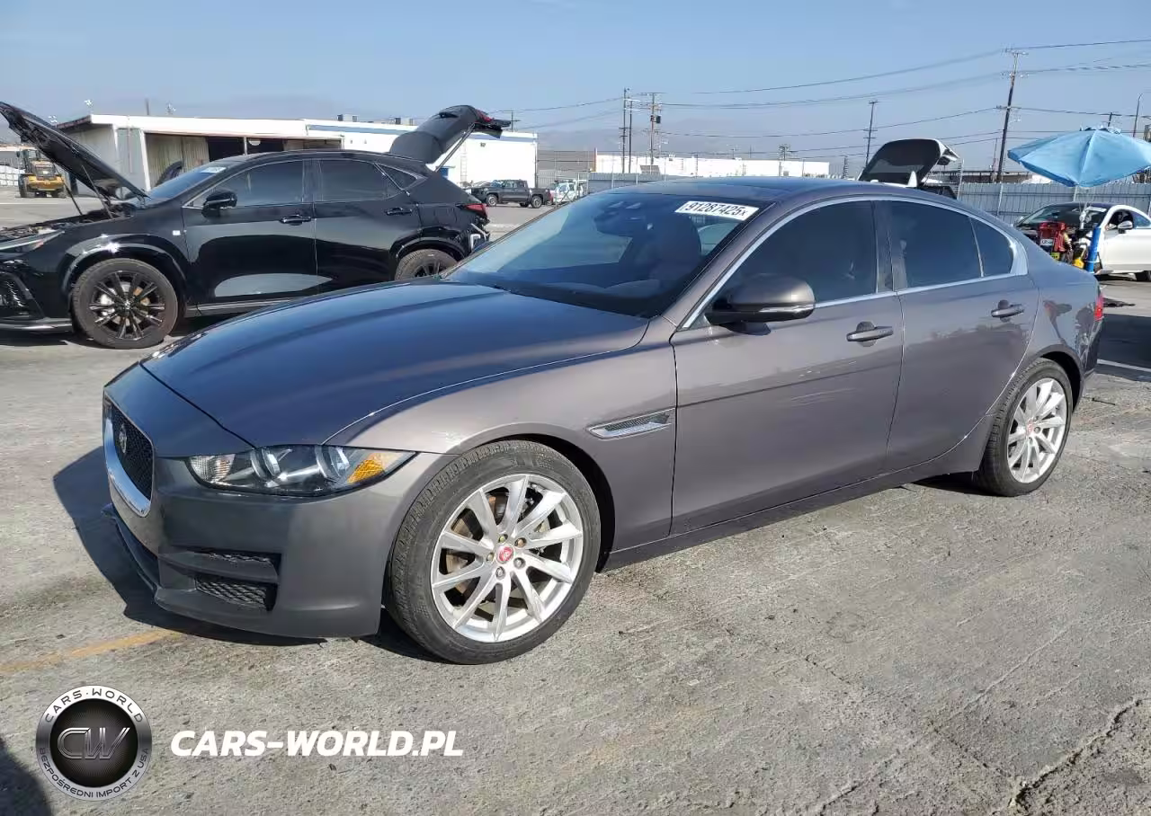 2017 Jaguar Xe Prestige