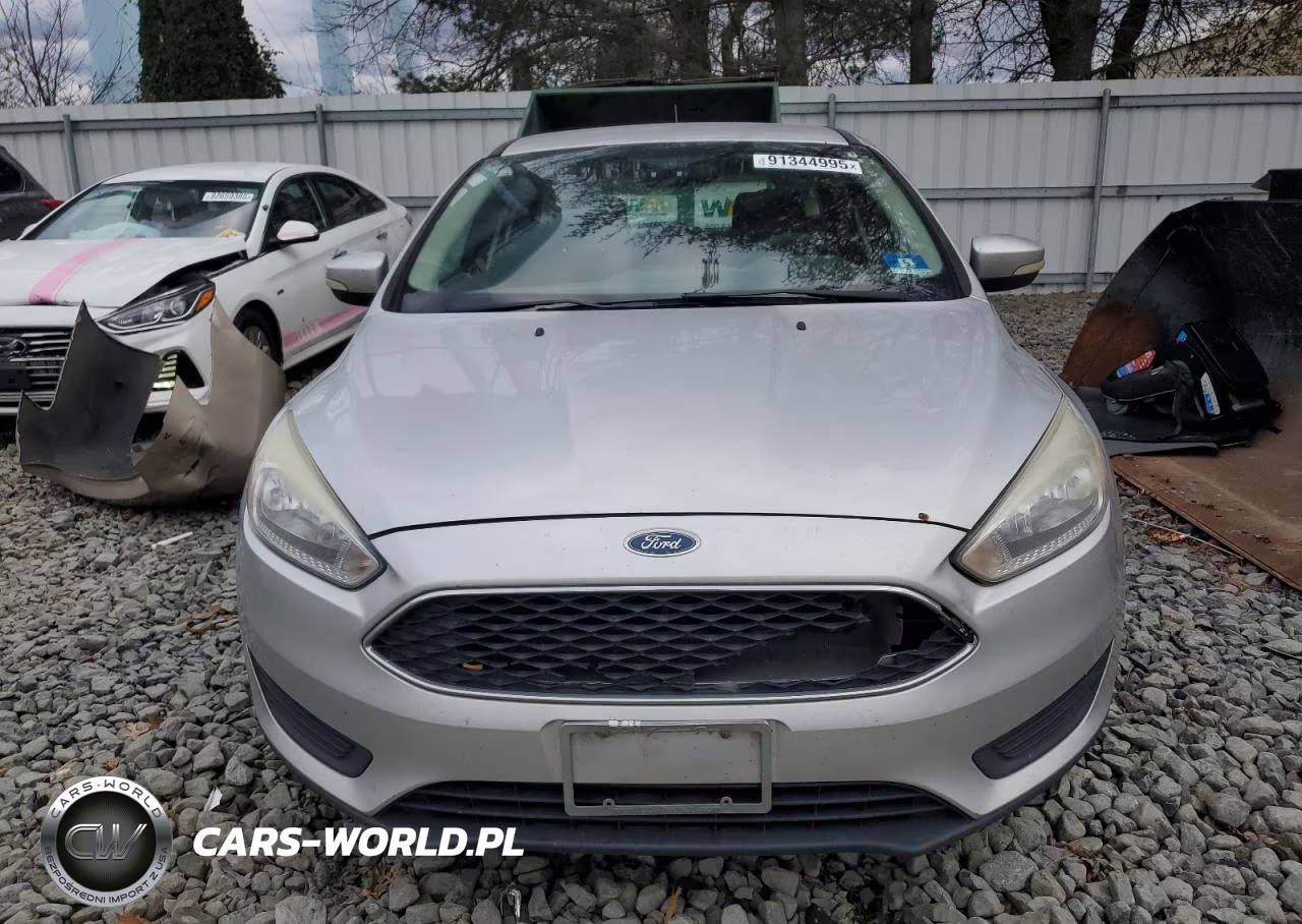 2016 Ford Focus Se VIN:1FADP3K24GL213691 - 5