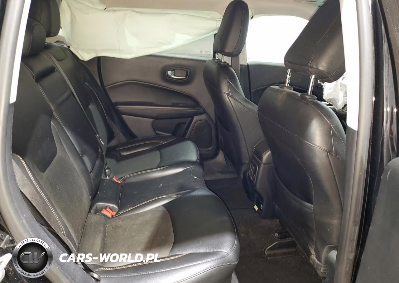 2019 Jeep Compass Latitude VIN:3C4NJDBB2KT647983 - 11